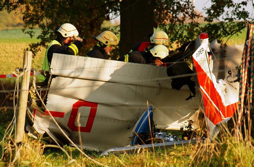 Kleinflugzeug abgestuerzt Sankt Augustin Meindorf P131.JPG